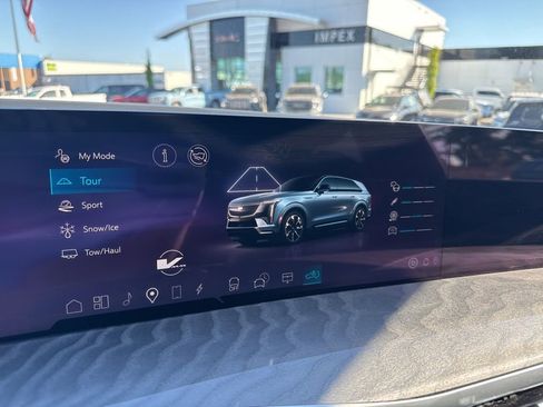 Used 2025 Cadillac Escalade IQ Luxury 2 w/ LPO, Premium Carpet Package AWD/4WD image 24