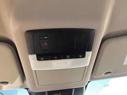 Used 2023 Nissan Rogue SV image 20