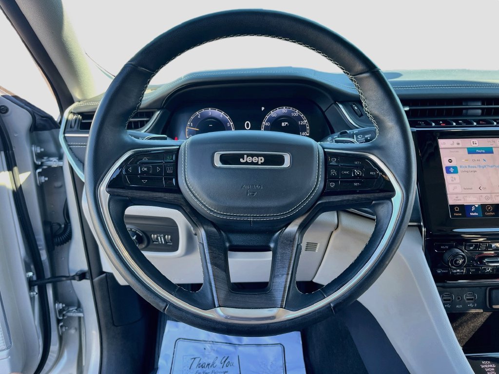 Used 2022 Jeep Grand Cherokee Overland AWD/4WD image 11