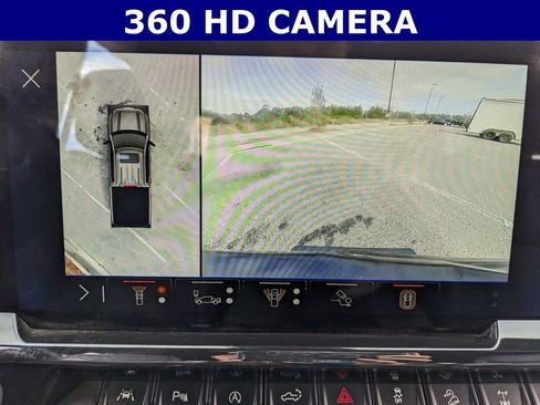 Used 2024 Chevrolet Silverado 1500 ZR2 image 4