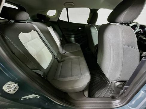 Used 2025 Chevrolet Trax LS w/ LS Convenience Package FWD image 25