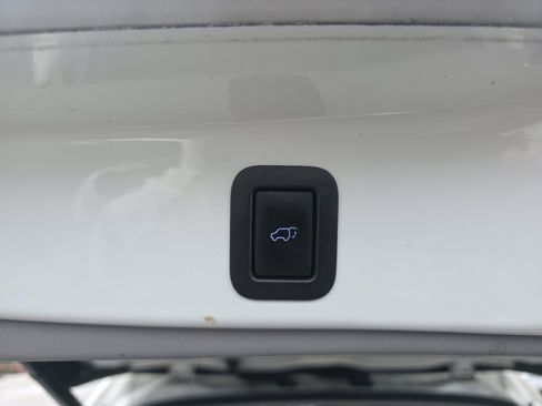 Used 2017 Toyota Highlander Limited image 21