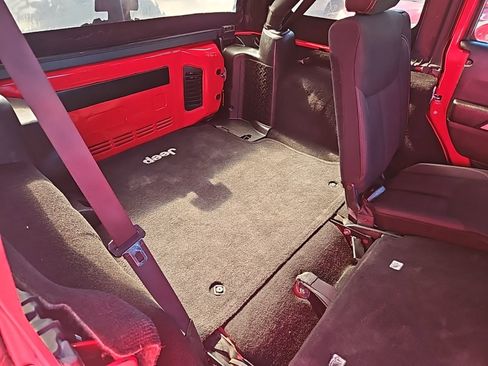 Used 2014 Jeep Wrangler Unlimited Rubicon w/ Connectivity Group AWD/4WD image 24