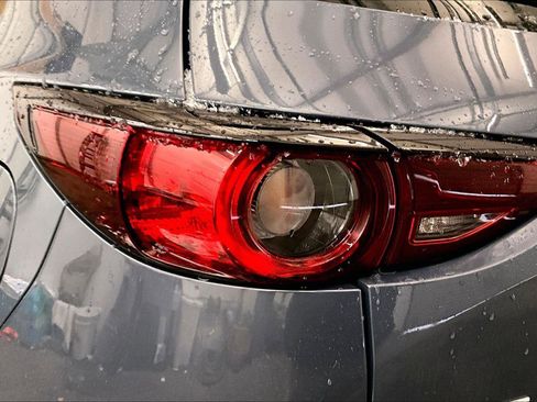 Used 2021 MAZDA CX-5 Carbon Edition image 28