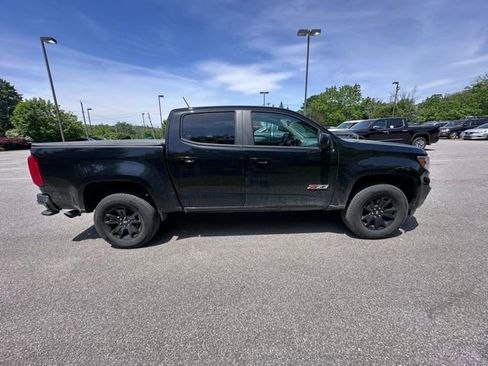 Used 2021 Chevrolet Colorado Z71 w/ Z71 Midnight Edition AWD/4WD image 2