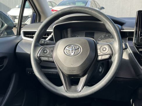 Used 2025 Toyota Corolla LE image 27
