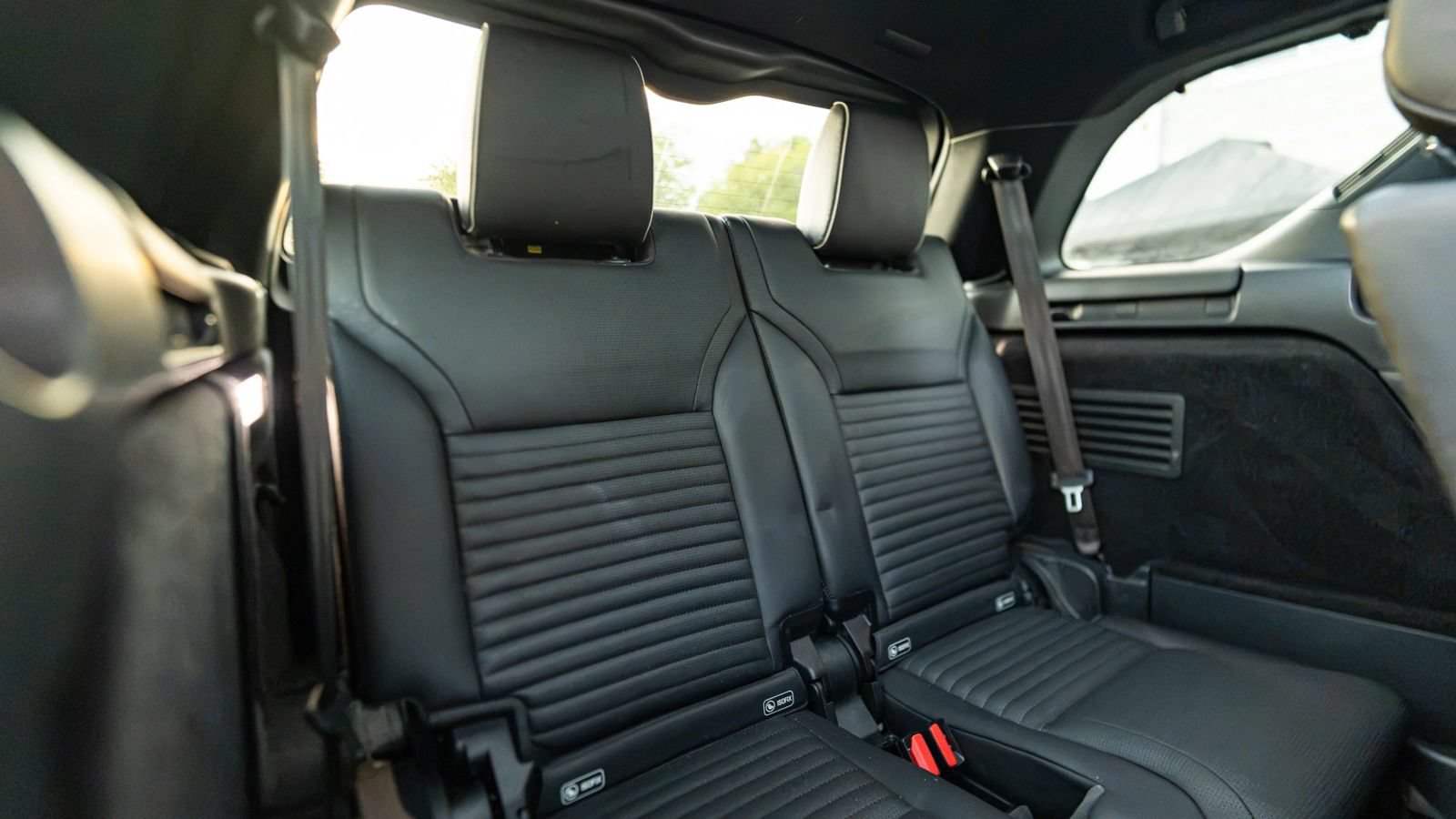 Used 2020 Land Rover Discovery HSE AWD/4WD image 23