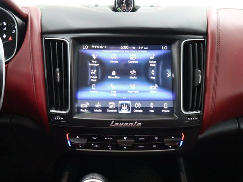 Used 2017 Maserati Levante S AWD/4WD image 28