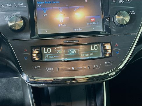 Used 2017 Toyota Avalon Limited FWD image 22