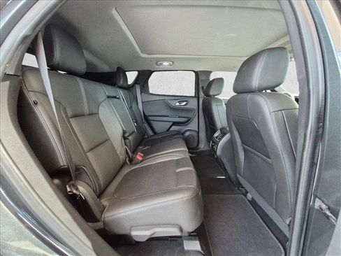 Used 2019 Chevrolet Blazer LT w/ Sun and Wheels Package FWD image 22