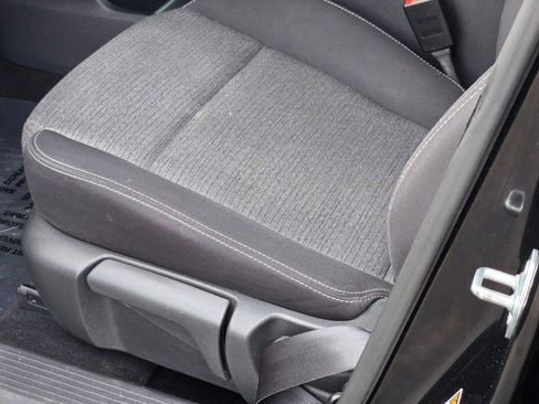 Used 2021 Nissan Rogue S image 19