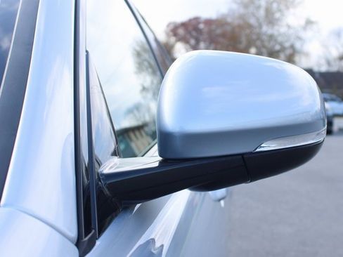 Used 2020 Jaguar XE S image 7