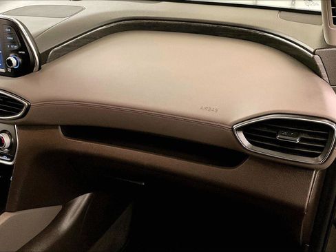 Used 2019 Hyundai Santa Fe SE image 15