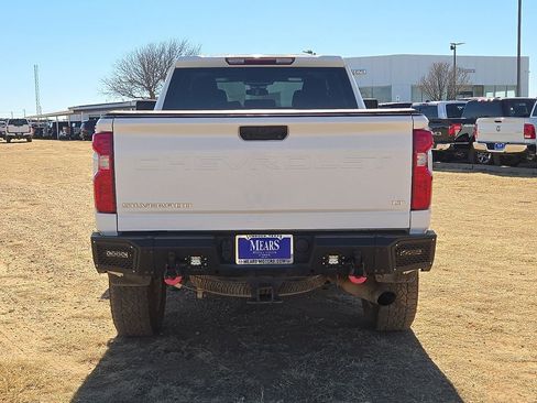 Used 2024 Chevrolet Silverado 2500 LT image 4
