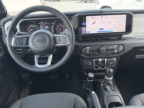 New 2026 Jeep Wrangler Unlimited Sahara AWD/4WD image 27