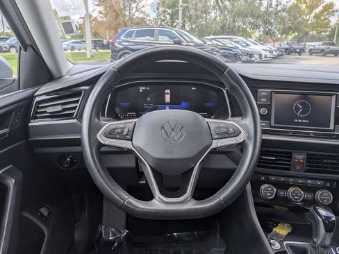 Used 2024 Volkswagen Jetta SE FWD image 14