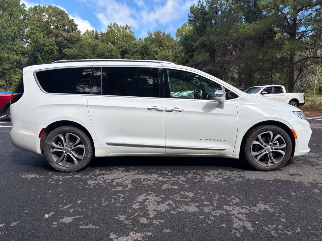 Used 2022 Chrysler Pacifica Pinnacle AWD/4WD image 5