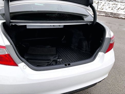 Used 2017 Toyota Camry XSE image 19