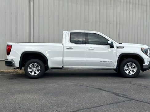 New 2026 GMC Sierra 1500 SLE w/ Preferred Package image 4