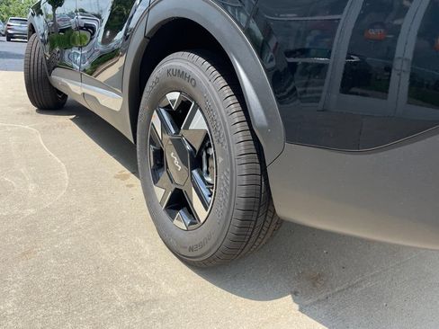 New 2026 Kia Sportage LX AWD/4WD image 17