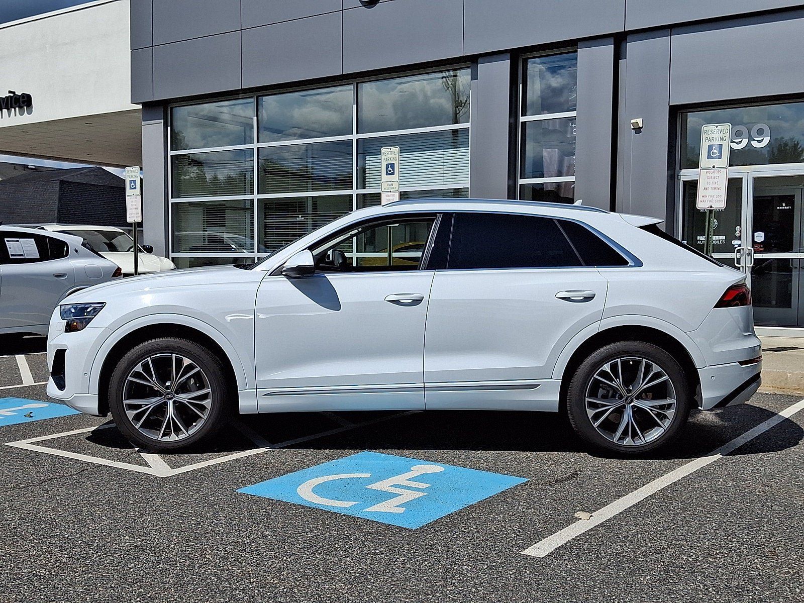 Used 2025 Audi Q8 Premium Plus AWD/4WD image 7