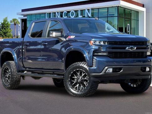 Used 2020 Chevrolet Silverado 1500 RST AWD/4WD image 2