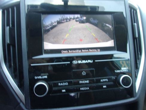 Used 2019 Subaru Crosstrek 2.0i w/ Eyesight System image 12