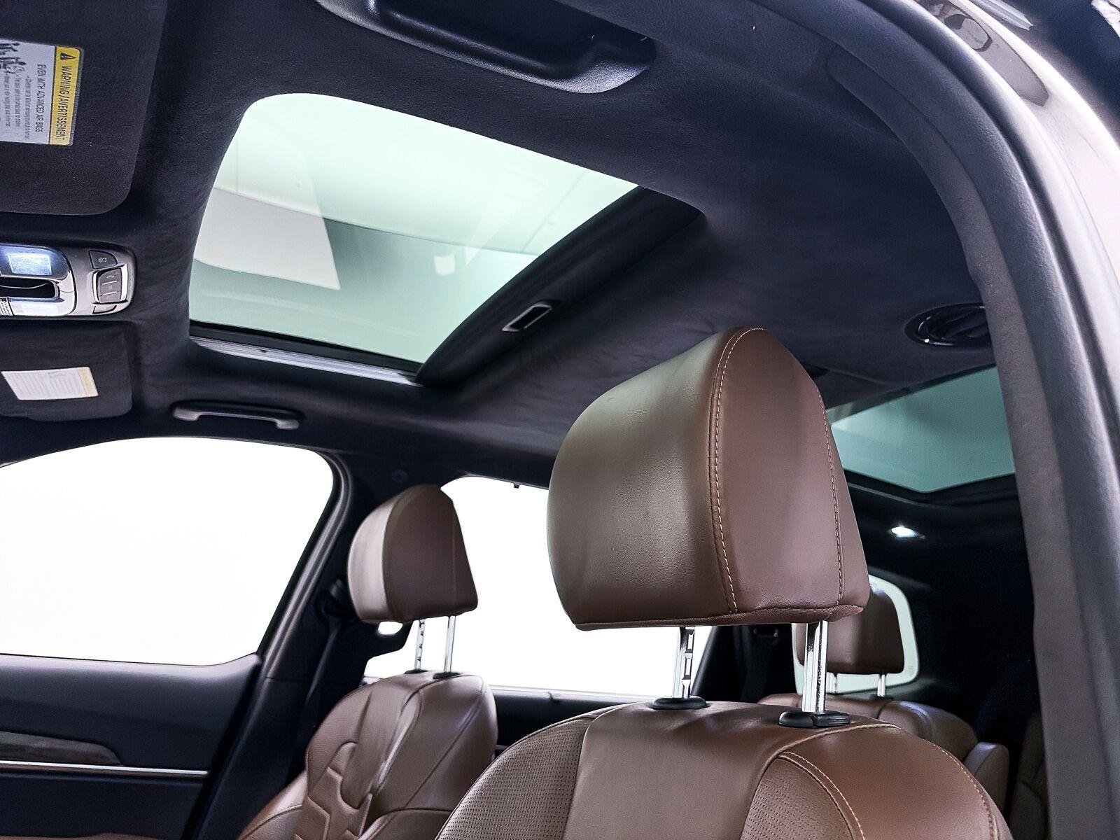 Used 2022 Kia Telluride SX w/ SX Prestige Package AWD/4WD image 5