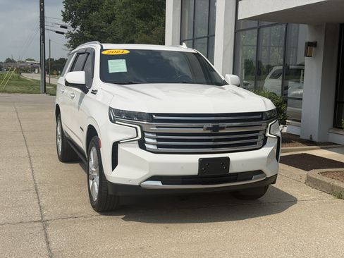 Used 2021 Chevrolet Tahoe High Country w/ Premium Package AWD/4WD image 19