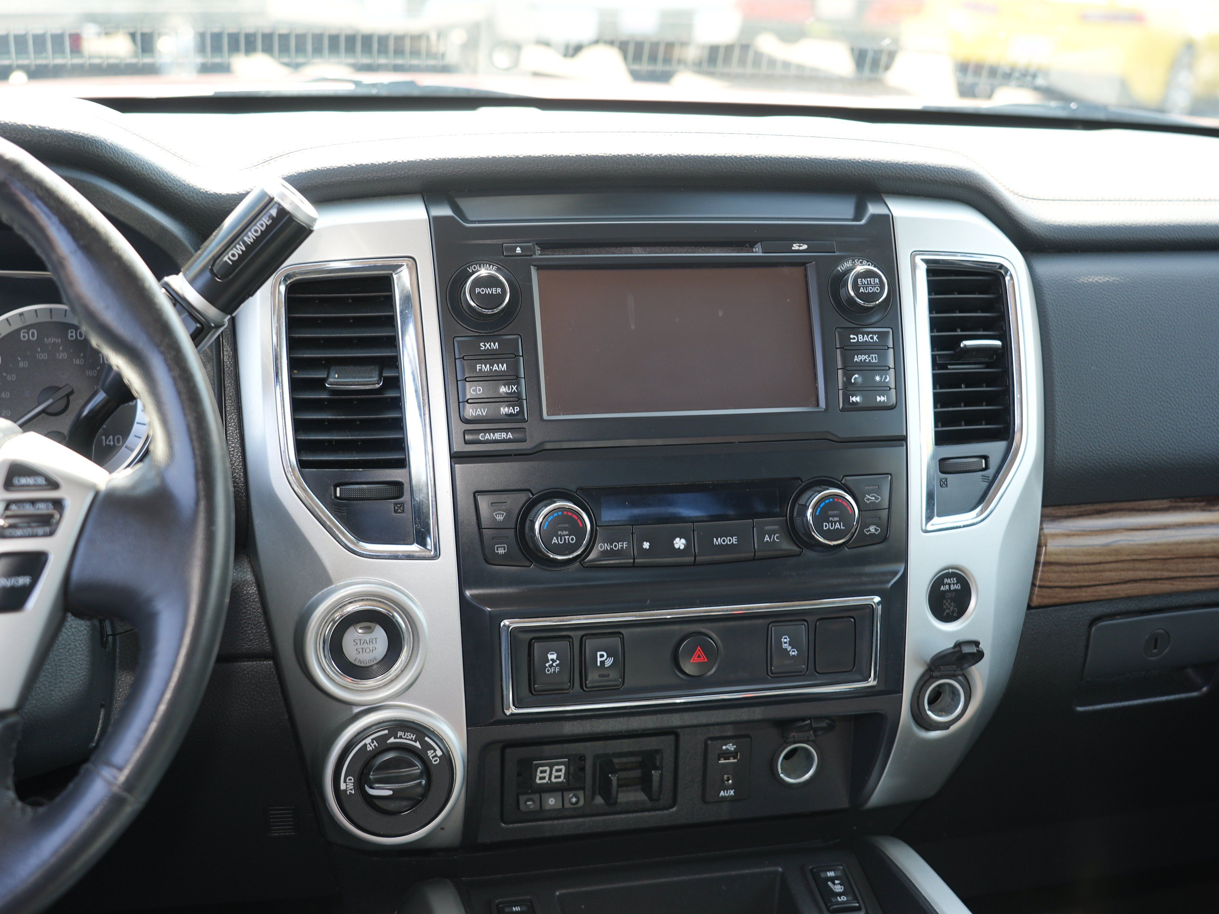 Used 2018 Nissan Titan SL w/ Texas Titan Edition AWD/4WD image 21