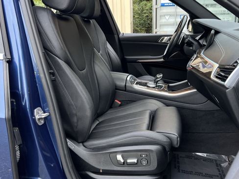 Used 2022 BMW X5 xDrive40i w/ Parking Assistance Package image 26