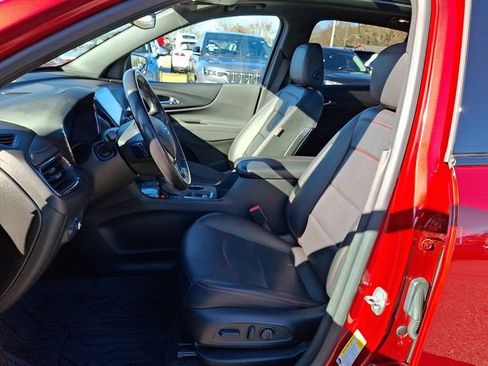 Used 2022 Chevrolet Equinox RS w/ RS Leather Package image 10