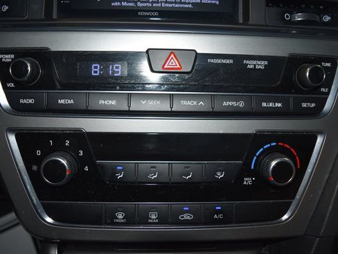 Used 2016 Hyundai Sonata SE FWD image 12