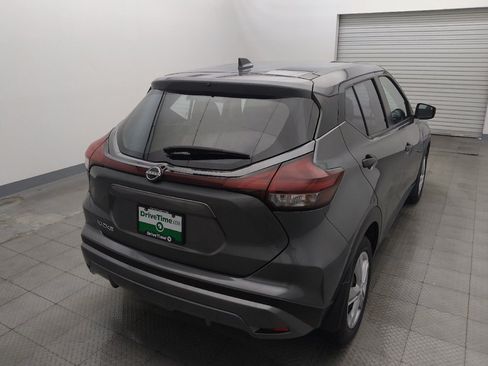 Used 2023 Nissan Kicks S FWD image 7