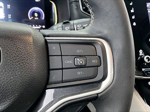 Used 2022 Jeep Wagoneer Series I RWD image 26