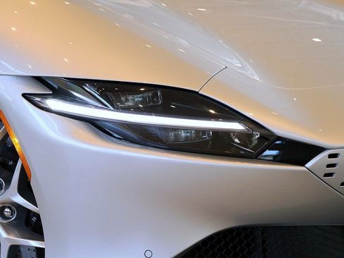 Certified 2021 Ferrari Roma image 17