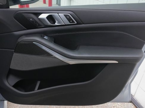 Certified 2025 BMW X7 M60i AWD/4WD image 32