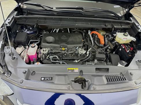 Certified 2022 Toyota Highlander Platinum image 32
