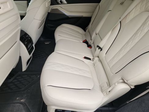Used 2022 BMW X7 xDrive40i w/ Premium Package AWD/4WD image 30