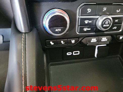 Used 2021 GMC Yukon XL AT4 w/ AT4 Premium Package image 17