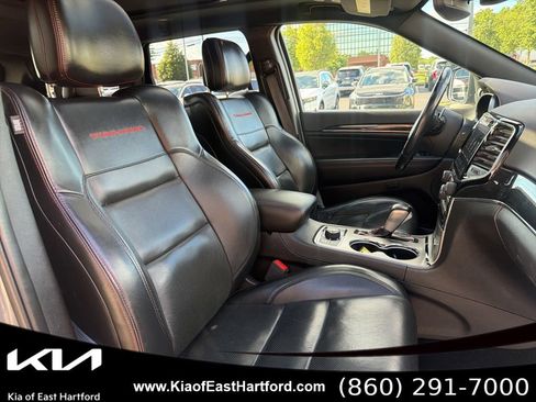 Used 2021 Jeep Grand Cherokee Trailhawk w/ Trailhawk Luxury Group AWD/4WD image 11