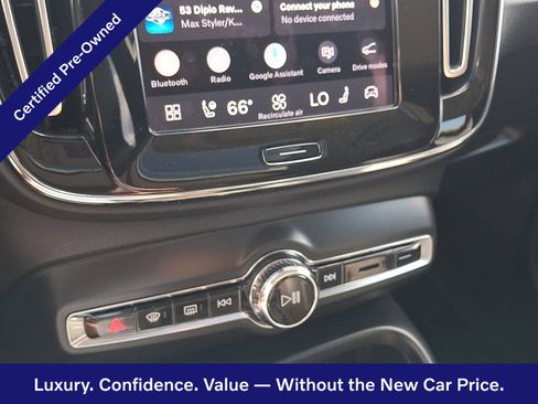 Certified 2024 Volvo XC40 B5 Plus w/ Climate Package AWD/4WD image 17