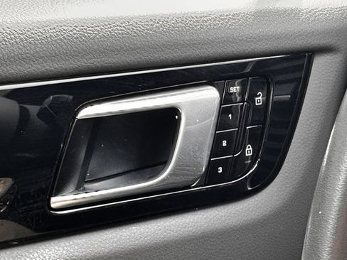 Used 2019 Porsche Cayenne image 31