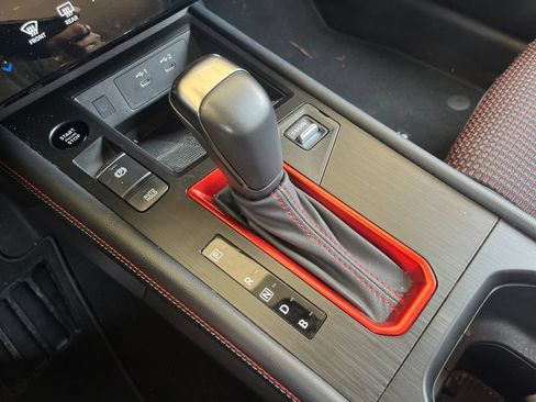 Certified 2025 Nissan Kicks SR AWD/4WD image 24
