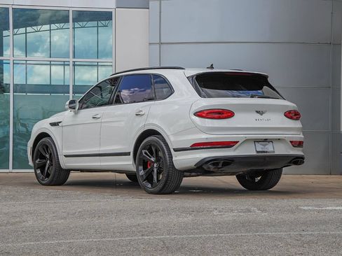 Certified 2023 Bentley Bentayga AWD/4WD image 3