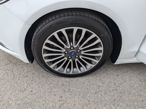 Used 2018 Ford Fusion SE w/ Fusion SE Technology Package FWD image 27