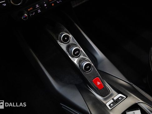 Used 2018 Ferrari 812 Superfast RWD image 30