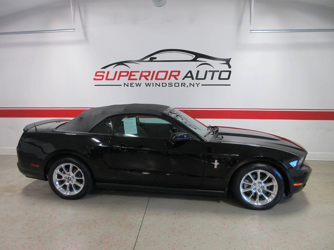 Used 2011 Ford Mustang Premium w/ 202A Rapid Spec Order Code RWD image 5