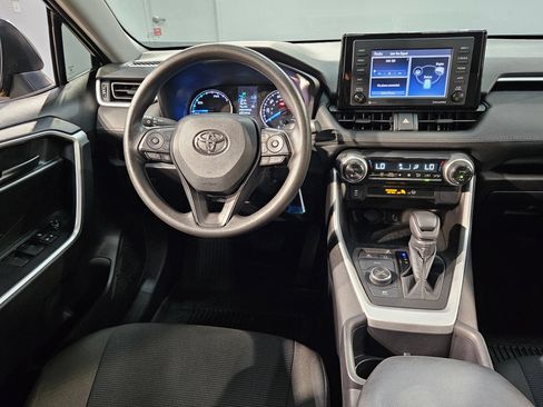 Used 2022 Toyota RAV4 LE AWD/4WD image 9