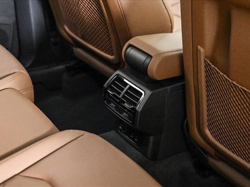 Certified 2025 Audi Q3 2.0T Premium Plus w/ Premium Plus Package image 18